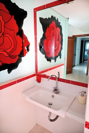 Jetted bath, hair dryer, bidet, towels - Sweet Dream Villa Sgourou | Spacious 196m² Family Home near Rhodes Town (RHODES)