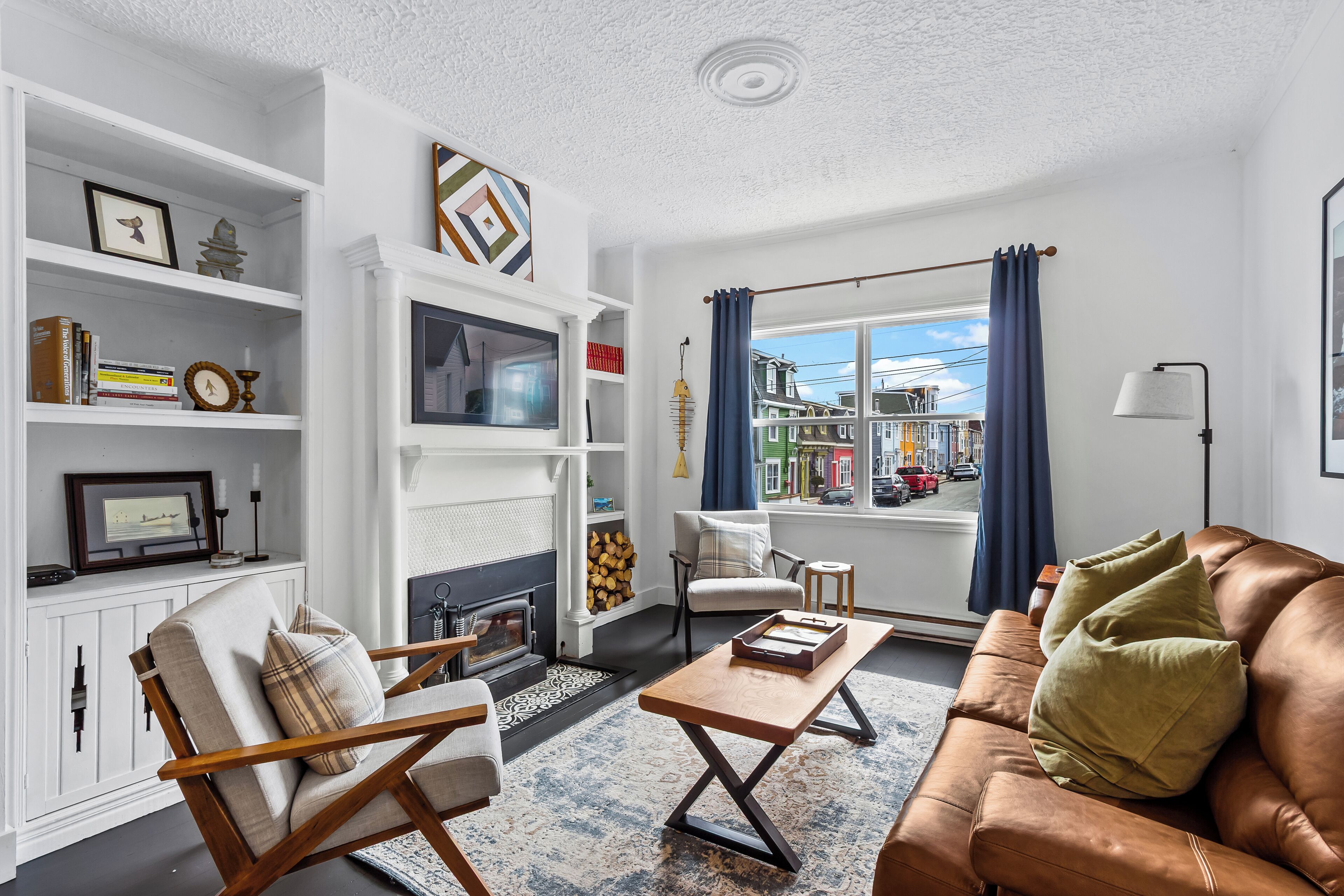 TV, fireplace, offices
