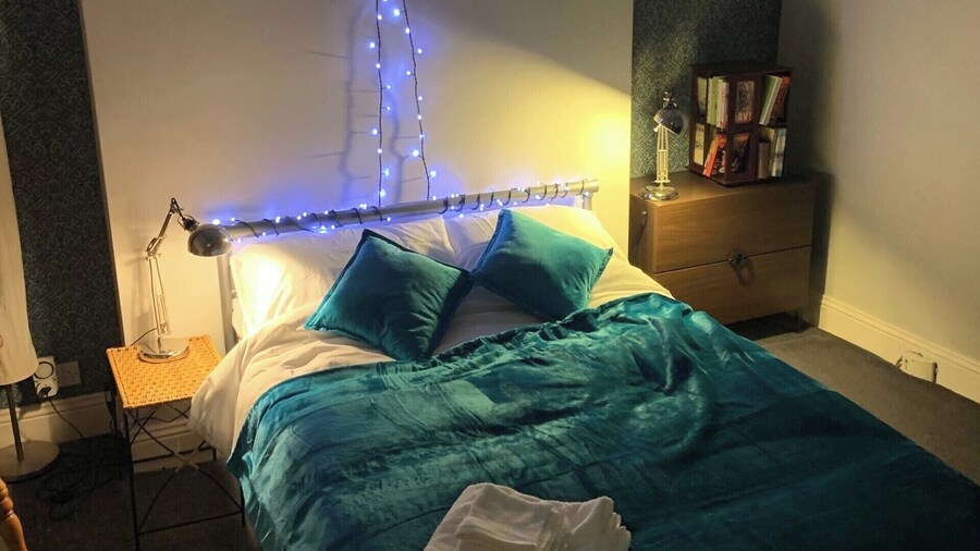 Bright 2-bed Apartment With Office in Newcastle