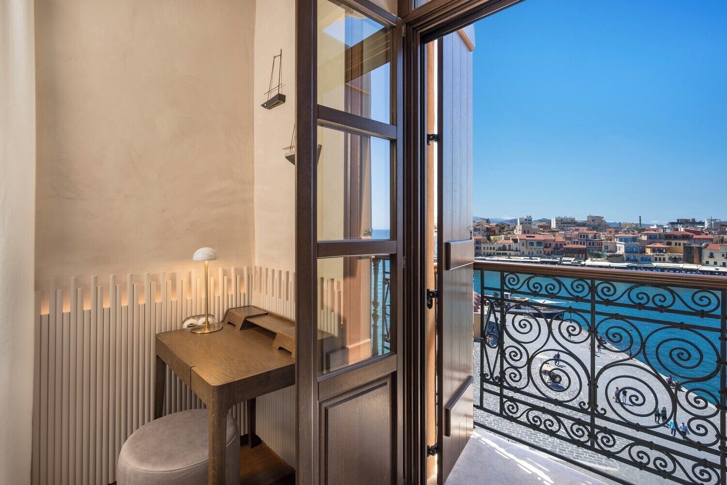Double Room with balcony and Sea View | Innvendig