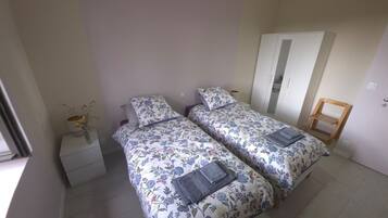 Iron/ironing board, WiFi, bed sheets
