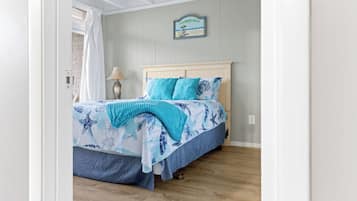 3 bedrooms, iron/ironing board, travel crib, WiFi (free)