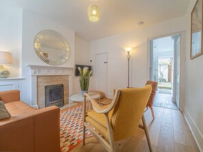 TV, fireplace - City Centre Cottage | Canterbury  | Garden & Views (Kent)