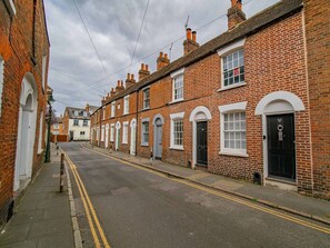 Exterior - City Centre Cottage | Canterbury  | Garden & Views (Kent)