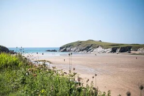 Beach nearby - The Beach House, Steps to Porth Beach (Porth)