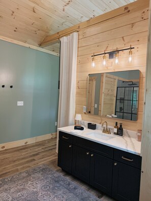 Bathroom - Secluded & Luxury Cabin w Hot Tub + Sauna + Expansive Deck Surrounded by Nature (Laurelville)