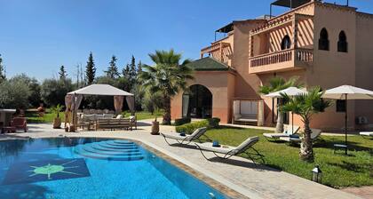 Villa Gan Atlas - Luxury, pool, 7 suites, 14 pers. quiet & nature Marrakech