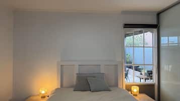 2 bedrooms, iron/ironing board, WiFi, bed sheets