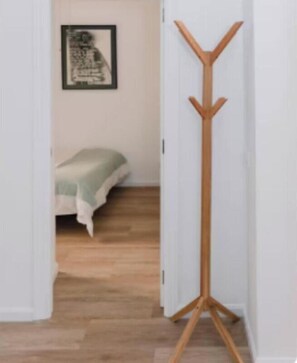 3 Schlafzimmer, Schreibtisch, Bügeleisen/Bügelbrett, Reisekinderbett