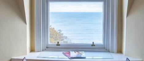 Signature Double or Twin Room, Sea View | Interior