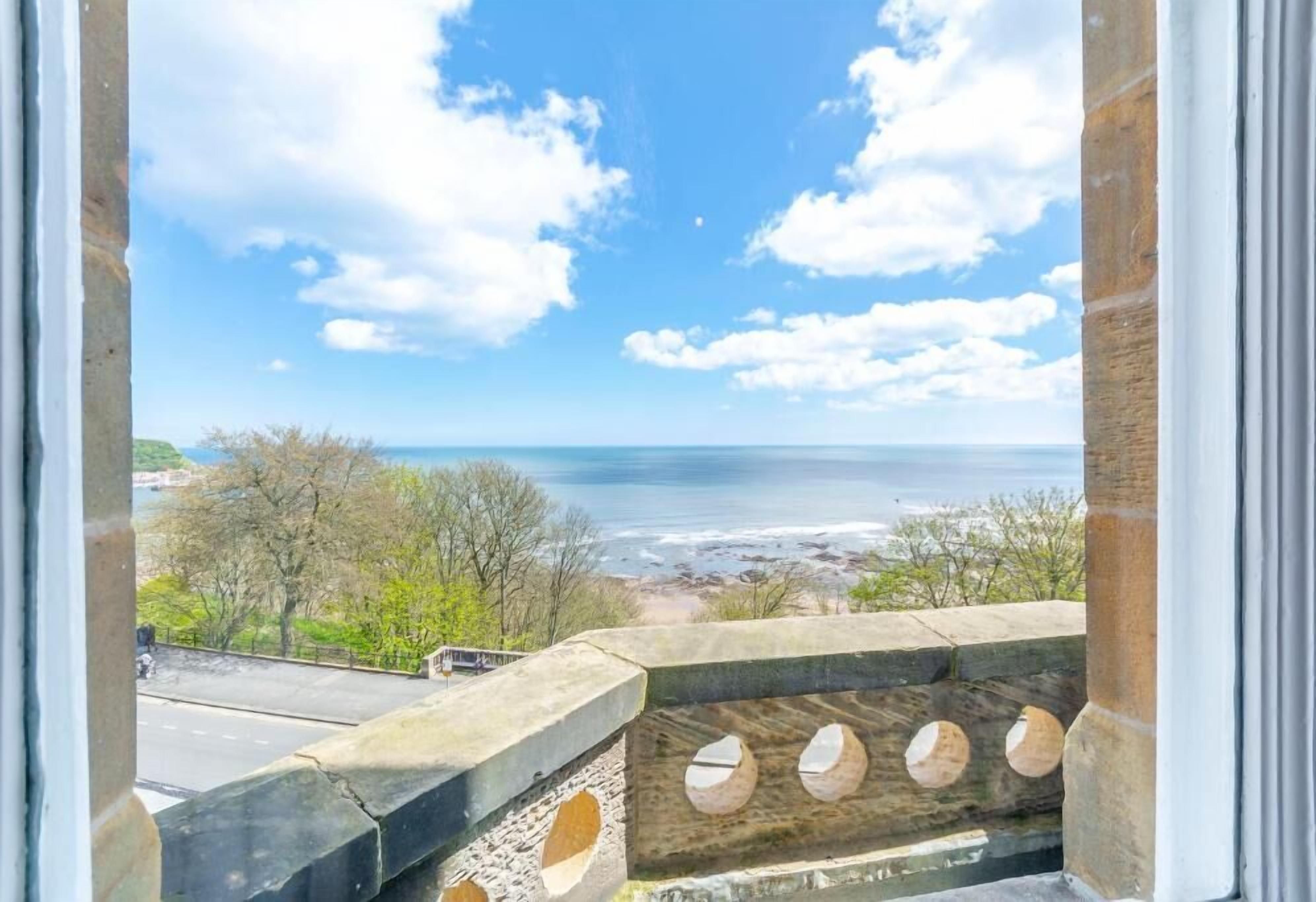 Chambre Deluxe Double ou avec lits jumeaux, vue mer | Enceinte de l’hébergement