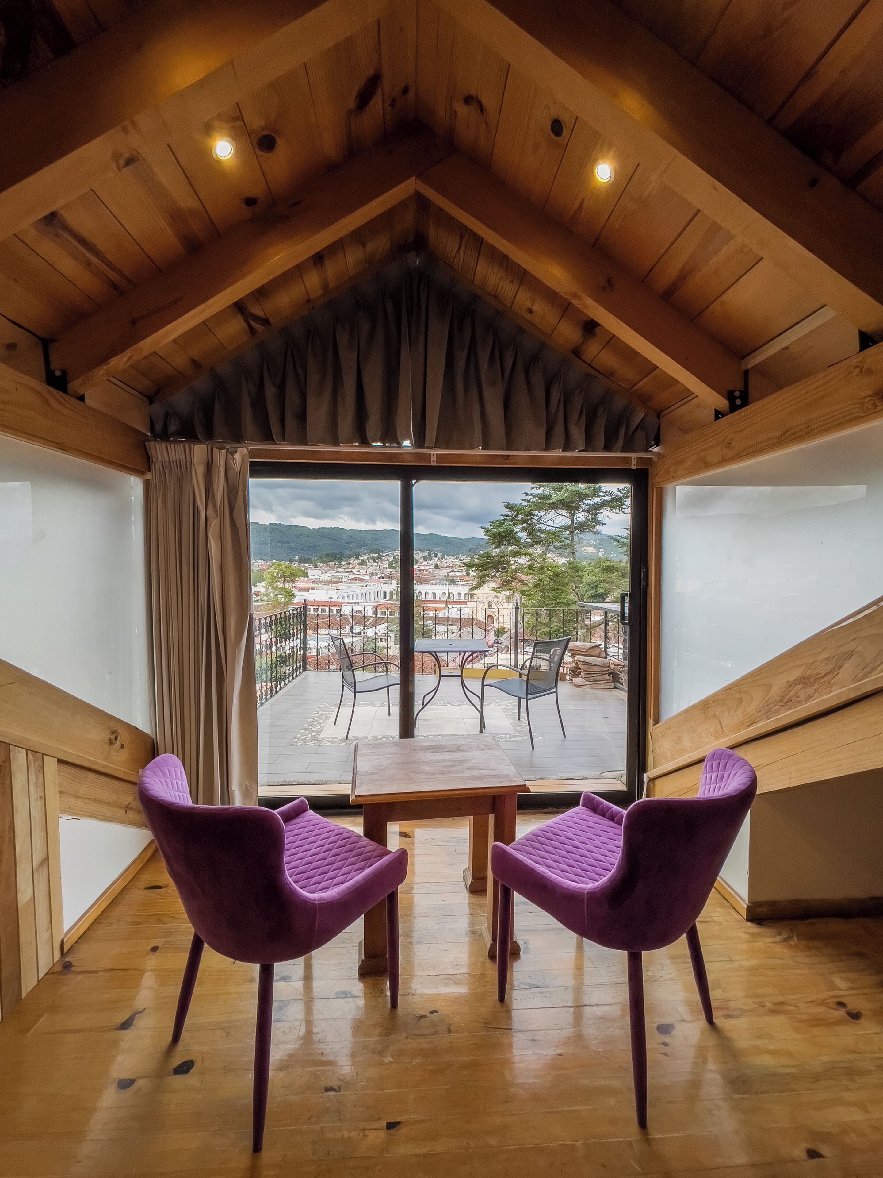 Superior Suite, City View, Tower | Living area
