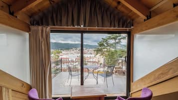 Superior Suite, City View, Tower | Living area