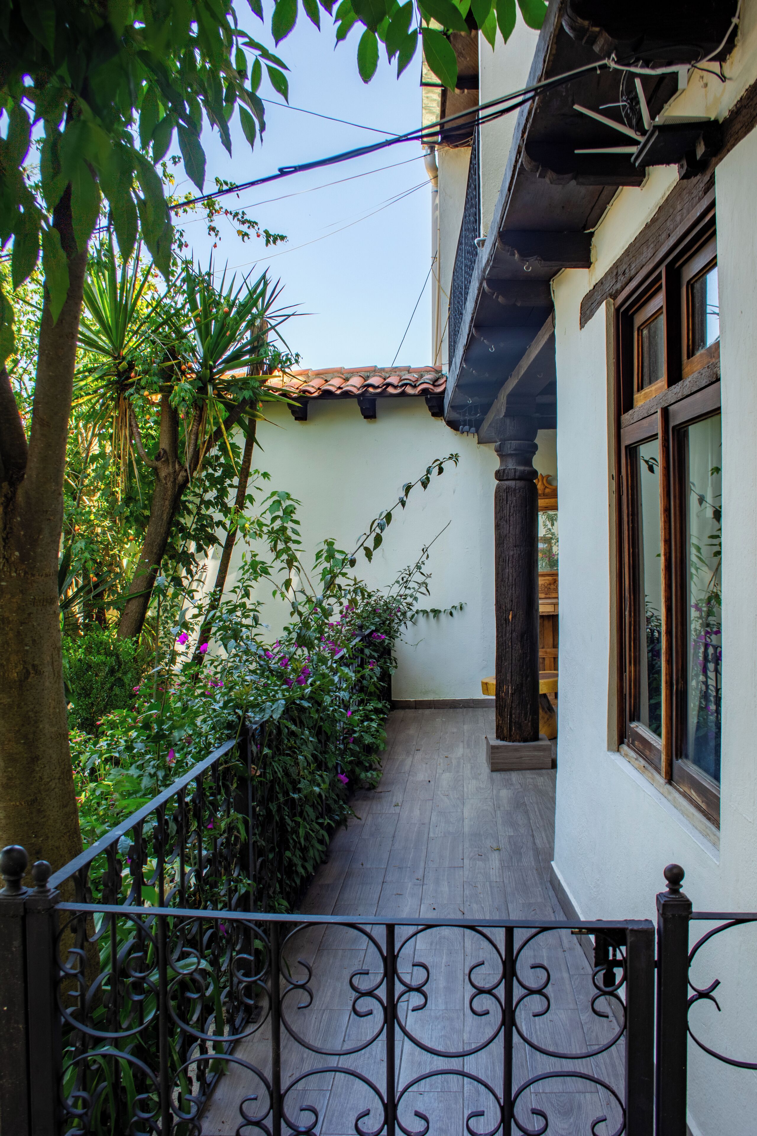 Habitación estándar doble, en una planta alta | Jardines del alojamiento