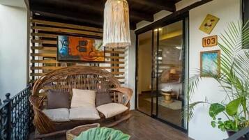 Habitación doble estándar, 2 camas matrimoniales | Terraza o patio