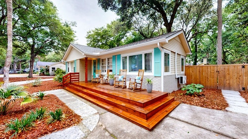 Charming 3 bedroom 2 bathroom home located on a barrier island in SC