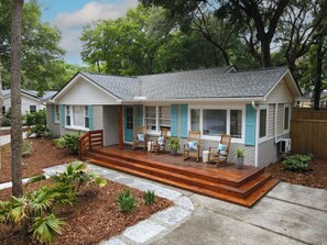 Exterior - Charming 3 bedroom 2 bathroom home located on a barrier island in SC (Isle of Palms)