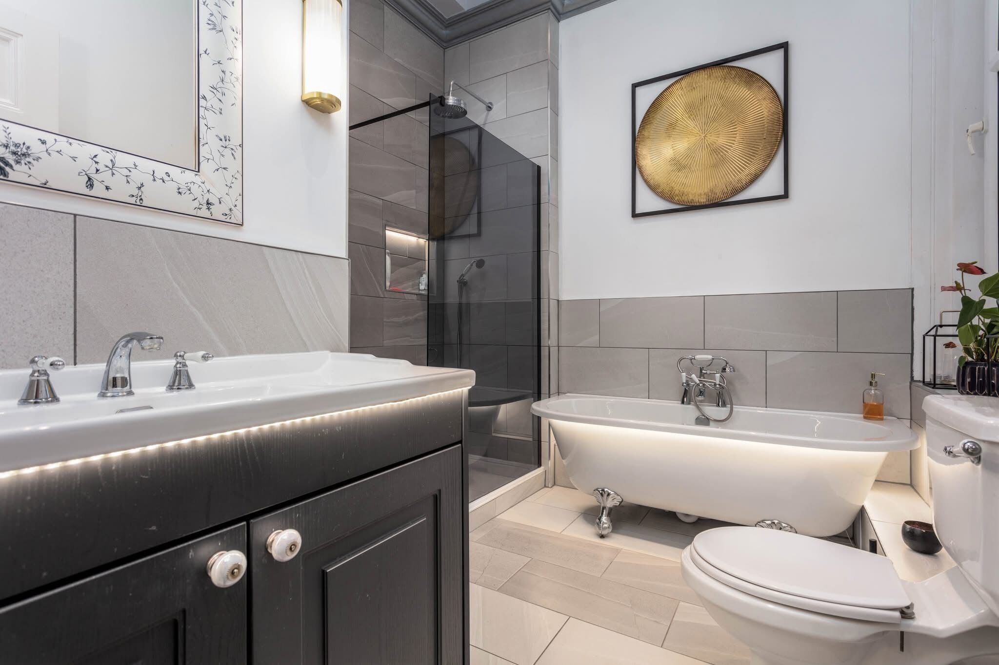 House, 4 Bedrooms | Bathroom
