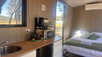 1 bedroom, bed sheets