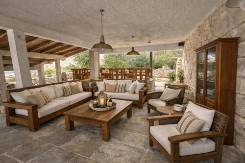  Private Kornati House with Full Comfort.  Full Privacy, Pet-Friendly !