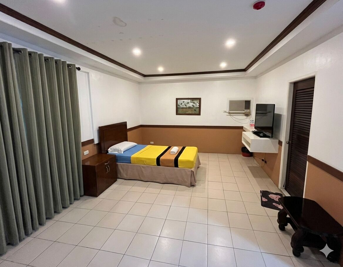 Standard Double Room | Free WiFi, bed sheets