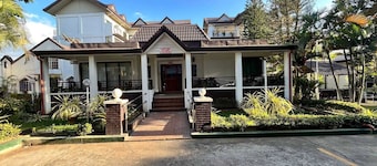 Topaz House By Gems Hotel
