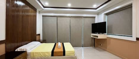 Standard Double Room | Free WiFi, bed sheets