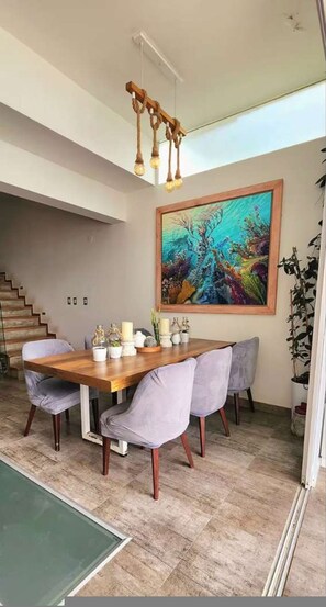 Apartemen | 4 kamar tidur dan internet