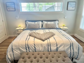 3 bedrooms, iron/ironing board, WiFi, bed sheets