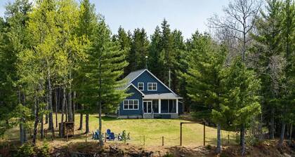 Waterfront | Kayaks | Screened Patio | Bonfire