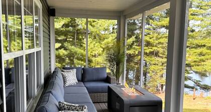 Waterfront | Kayaks | Screened Patio | Bonfire