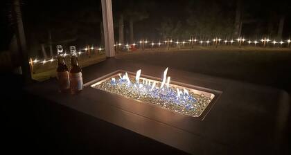 Waterfront | Kayaks | Screened Patio | Bonfire