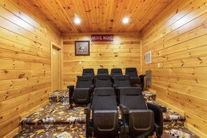 House - Private 8BR Gatlinburg Cabin w Amazing Views (Gatlinburg)