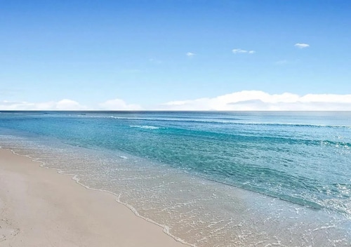 Crystal Beach Home With Private Pool Walk to Beach