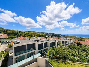Exterior - Sun Meets Ocean Apartment (Câmara de Lobos)