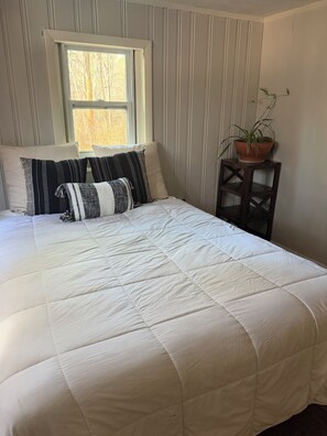 3 bedrooms, internet, bed sheets