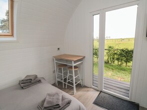 1 bedroom, individually decorated, individually furnished, free WiFi - Starlight Sanctuary (Malton)