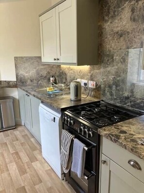 Fridge, microwave, oven, stovetop - No 2 Stable Yard, Wemyss Castle Estate (Kirkcaldy)