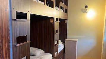 Quarto, em dormitório misto, terraço | Wi-Fi de cortesia