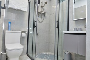 อพาร์ทเมนท์, วิวเมือง | ห้องน้ำ