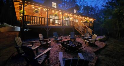 3 Bed 2 Bath Newly Renovated Farmhouse w/ 30+ acres of mountainside to explore.