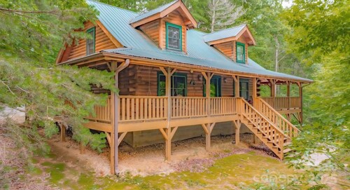 Cabin Outside, Farmhouse Inside - Private Room w/Shared Bath