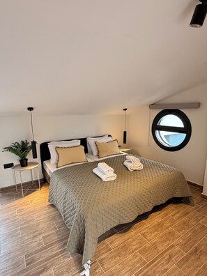 4 chambres, fer et planche à repasser, Wi-Fi, draps fournis