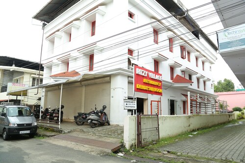 Hotel Ritzy Village 