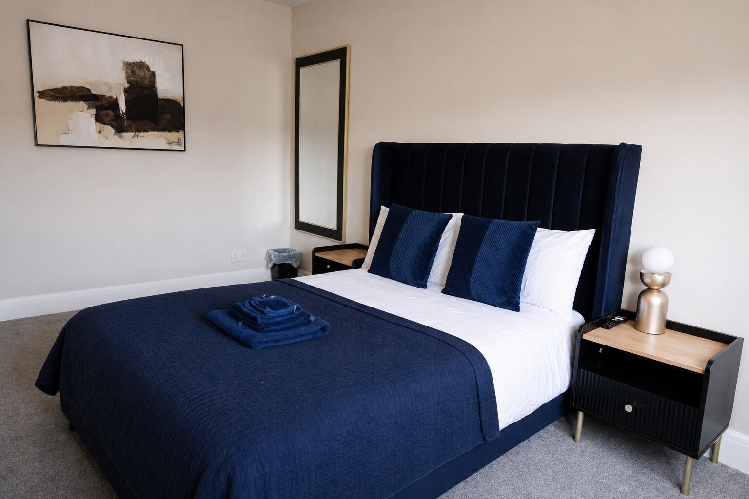 Iron/ironing board, WiFi, bed sheets