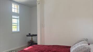 1 bedroom, internet, bed sheets