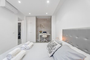 1 slaapkamer, een strijkplank/strijkijzer, wifi, beddengoed