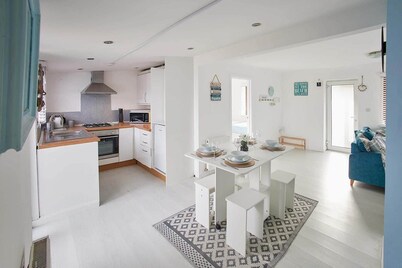 Aurora Shore Beach Chalet