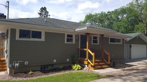 Exterior - Start your Summer with a Vaca at the Beach Garden Bungalow (Poynette)