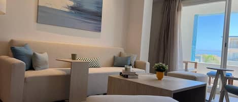 Chalet, 3 Bedrooms, Sea View | Living area